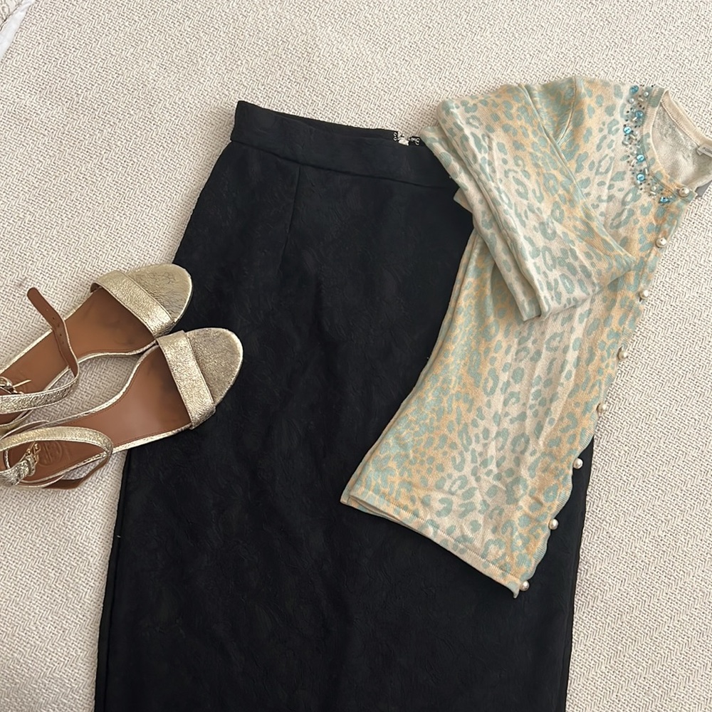 {Jennifer Lopez} Black Lace Skirt